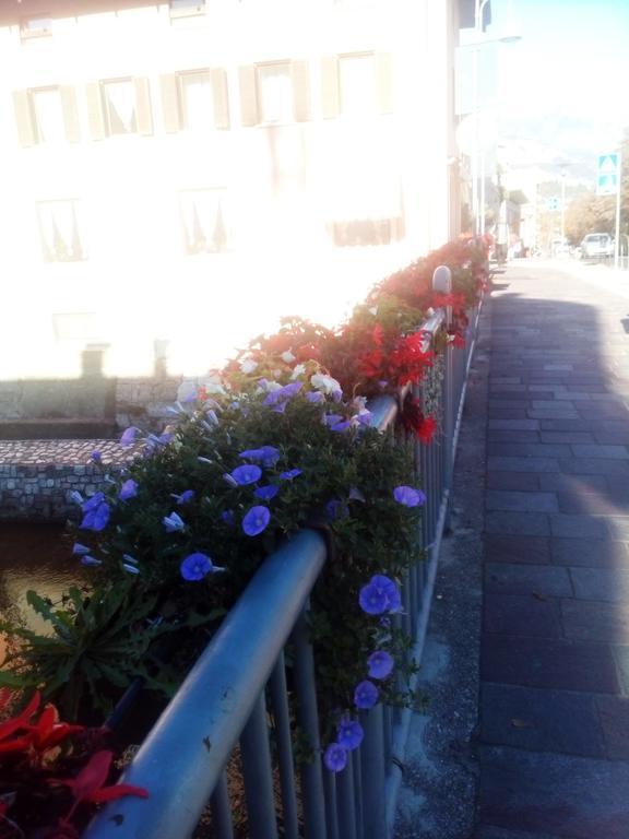 Alloggio Ponte Dei Cavalleggeri Hotel เตรนโต ภายนอก รูปภาพ