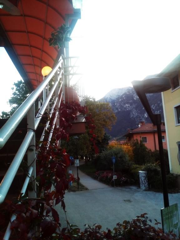 Alloggio Ponte Dei Cavalleggeri Hotel เตรนโต ภายนอก รูปภาพ