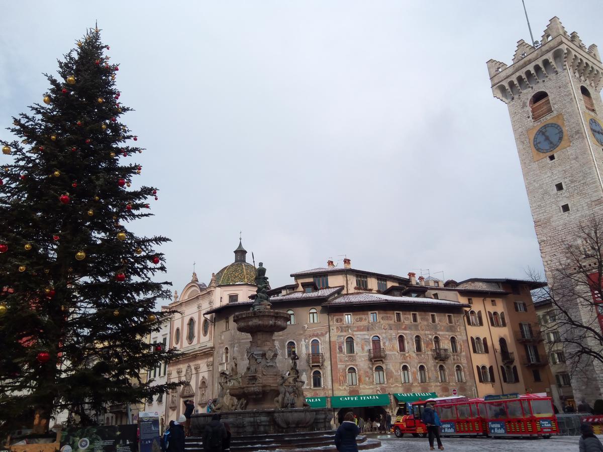 Alloggio Ponte Dei Cavalleggeri Hotel เตรนโต ภายนอก รูปภาพ