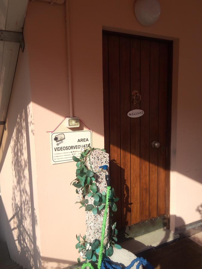 Alloggio Ponte Dei Cavalleggeri Hotel เตรนโต ภายนอก รูปภาพ