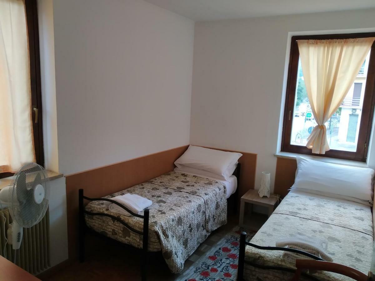 Alloggio Ponte Dei Cavalleggeri Hotel เตรนโต ภายนอก รูปภาพ