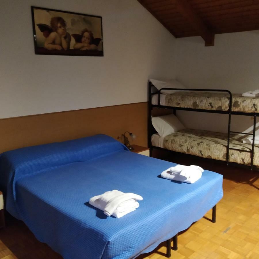 Alloggio Ponte Dei Cavalleggeri Hotel เตรนโต ภายนอก รูปภาพ