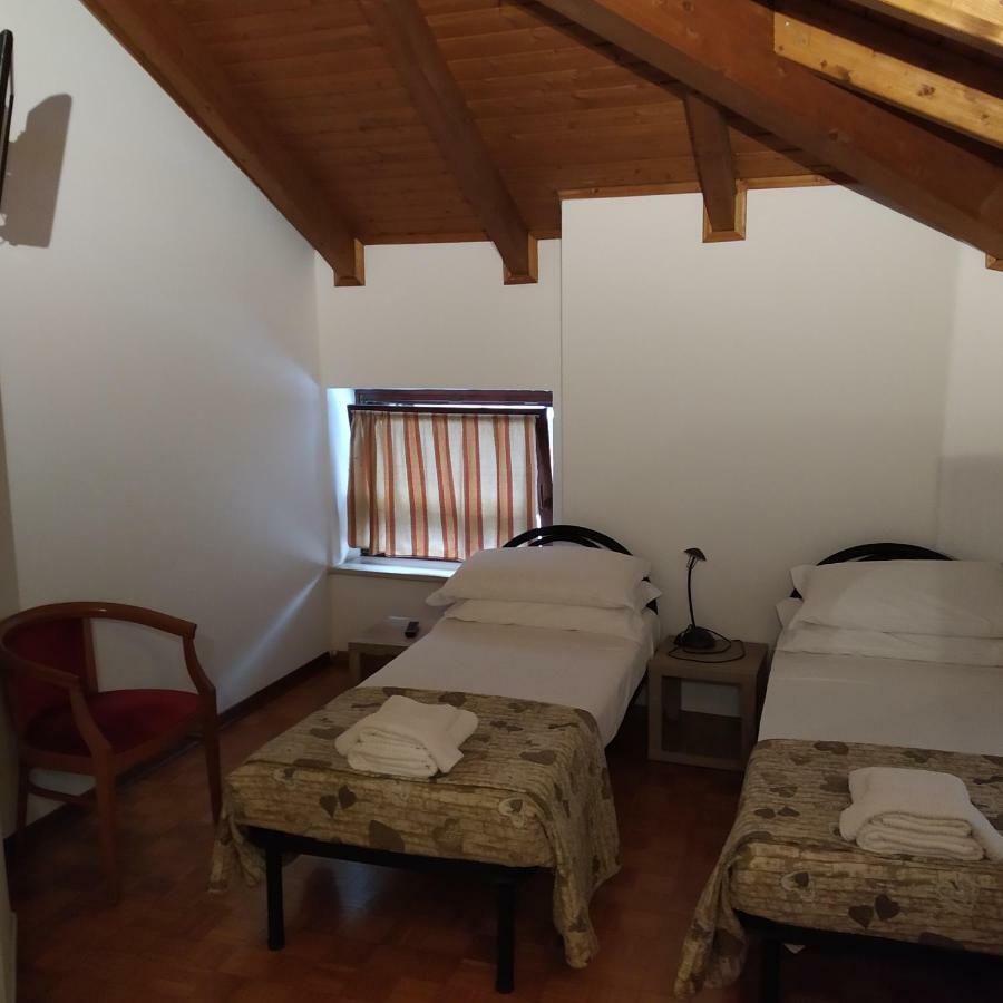 Alloggio Ponte Dei Cavalleggeri Hotel เตรนโต ภายนอก รูปภาพ